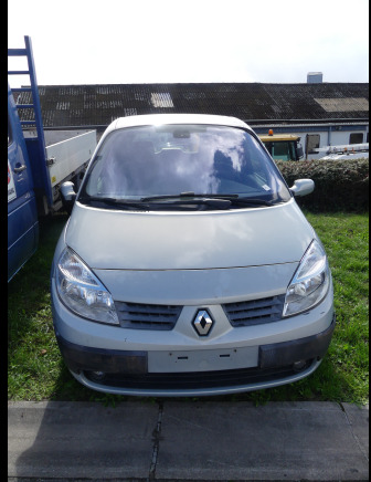 Voiture Renault Scenic 1.9 DCI - Лек автомобил: снимка 1 Voiture Renault Scenic 1.9 DCI - Лек автомобил: снимка 1