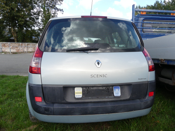Voiture Renault Scenic 1.9 DCI - Лек автомобил: снимка 4 Voiture Renault Scenic 1.9 DCI - Лек автомобил: снимка 4
