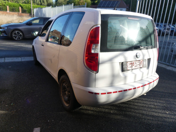 Voiture Skoda Roomster (2010-118.919 km) - Лек автомобил: снимка 4 Voiture Skoda Roomster (2010-118.919 km) - Лек автомобил: снимка 4