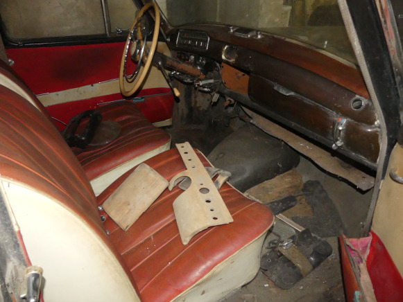 Voiture ancêtre Mercedes-Benz 220S Poton - Лек автомобил: снимка 4 Voiture ancêtre Mercedes-Benz 220S Poton - Лек автомобил: снимка 4