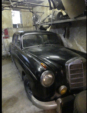 Voiture ancêtre Mercedes-Benz 220S Poton - Лек автомобил: снимка 1 Voiture ancêtre Mercedes-Benz 220S Poton - Лек автомобил: снимка 1
