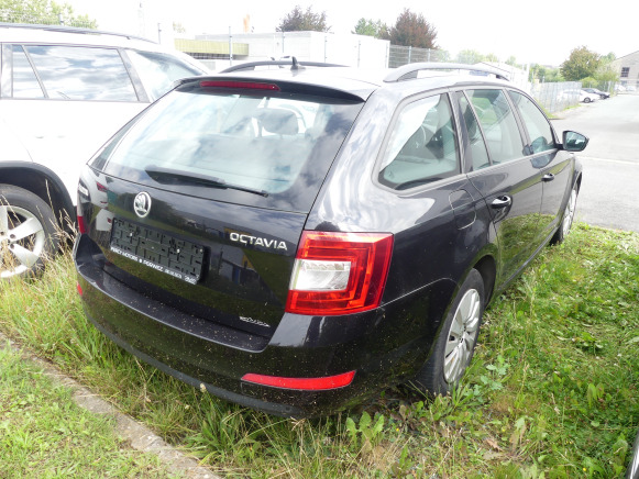 Voiture break Skoda Octavia Combi (2015-167.000 km) - Лек автомобил: снимка 3 Voiture break Skoda Octavia Combi (2015-167.000 km) - Лек автомобил: снимка 3