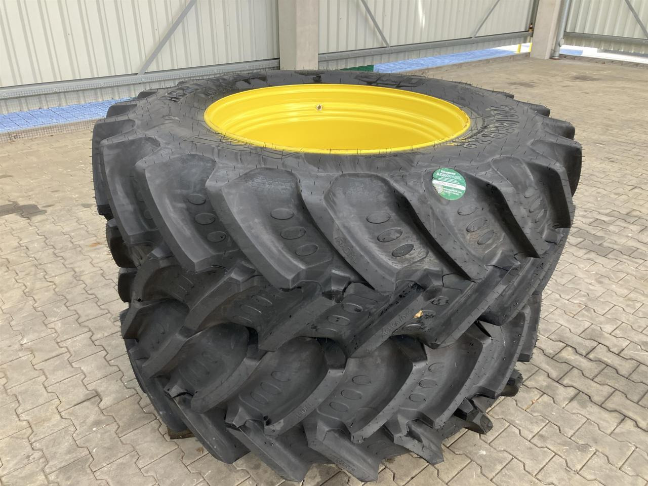 BKT 520/85R38 - Гума за Селскостопанска техника: снимка 1 BKT 520/85R38 - Гума за Селскостопанска техника: снимка 1