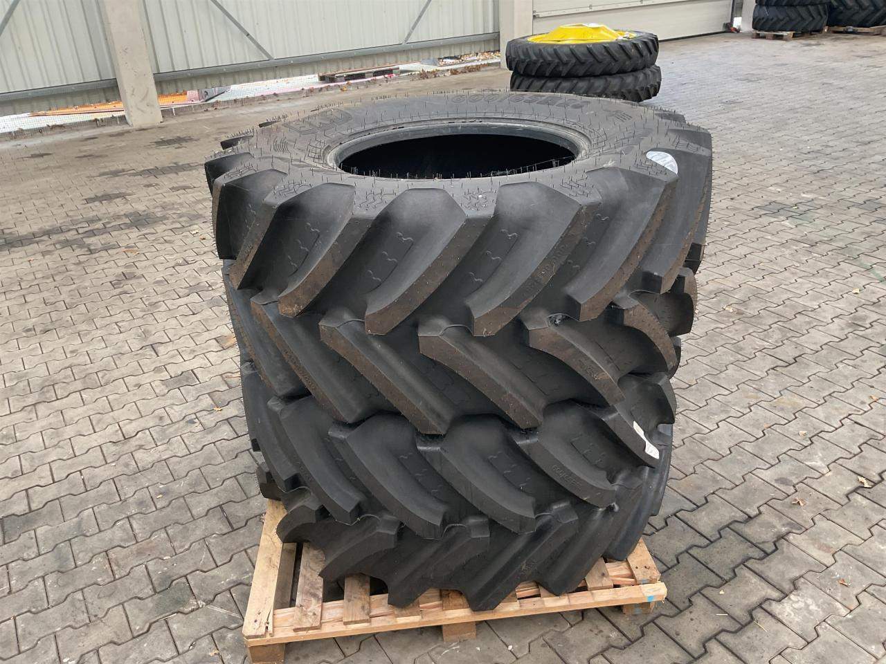BKT 600/65R28 - Гума за Селскостопанска техника: снимка 1 BKT 600/65R28 - Гума за Селскостопанска техника: снимка 1