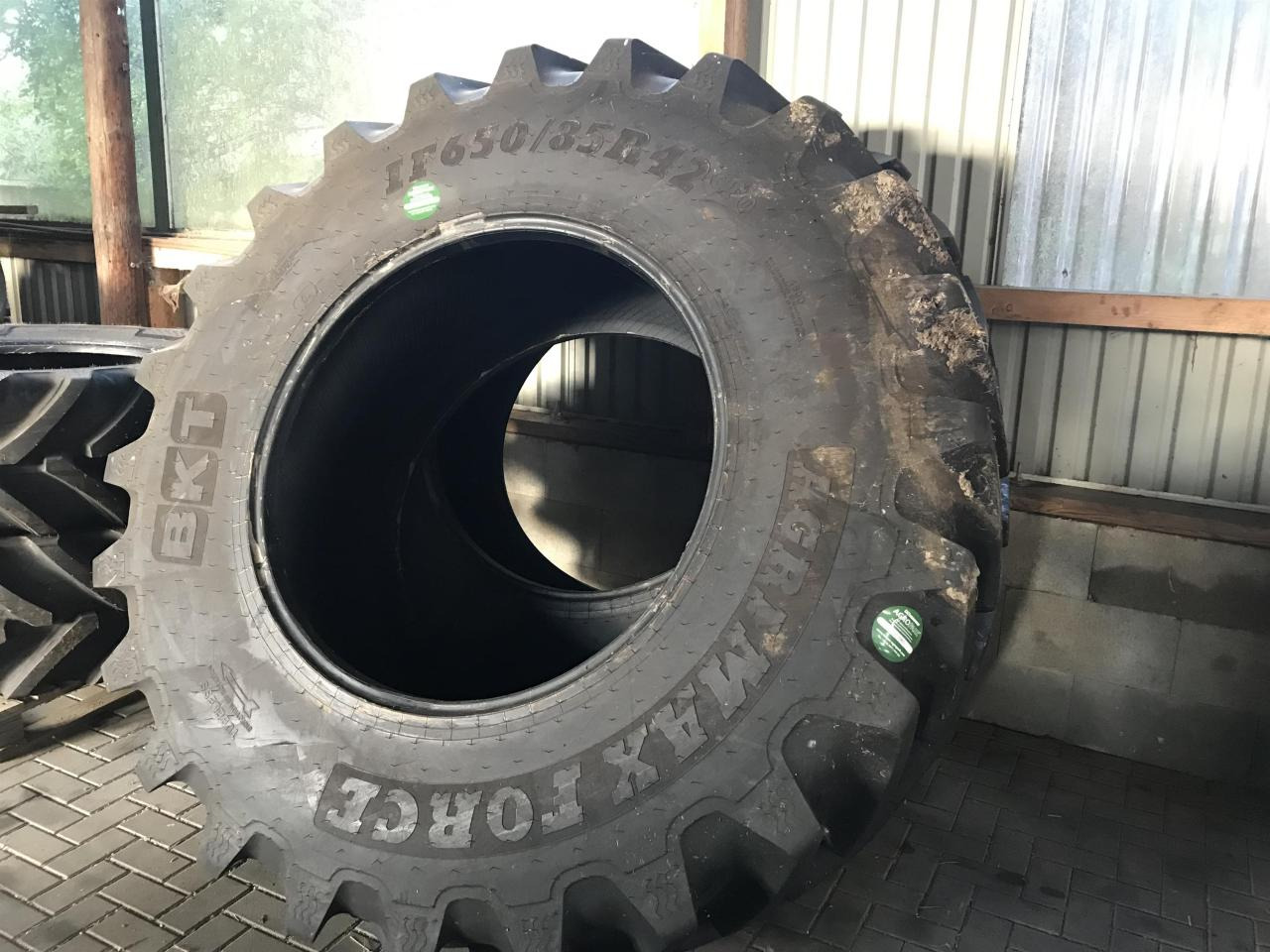 BKT 650/85R42 IF - Гума за Селскостопанска техника: снимка 2 BKT 650/85R42 IF - Гума за Селскостопанска техника: снимка 2