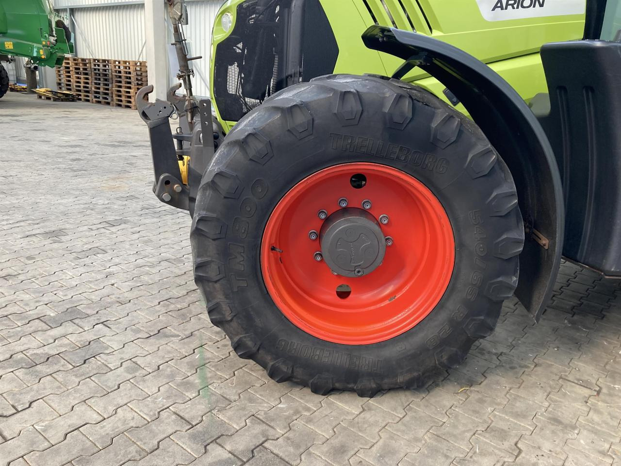 CLAAS Arion 640 - Трактор: снимка 3 CLAAS Arion 640 - Трактор: снимка 3