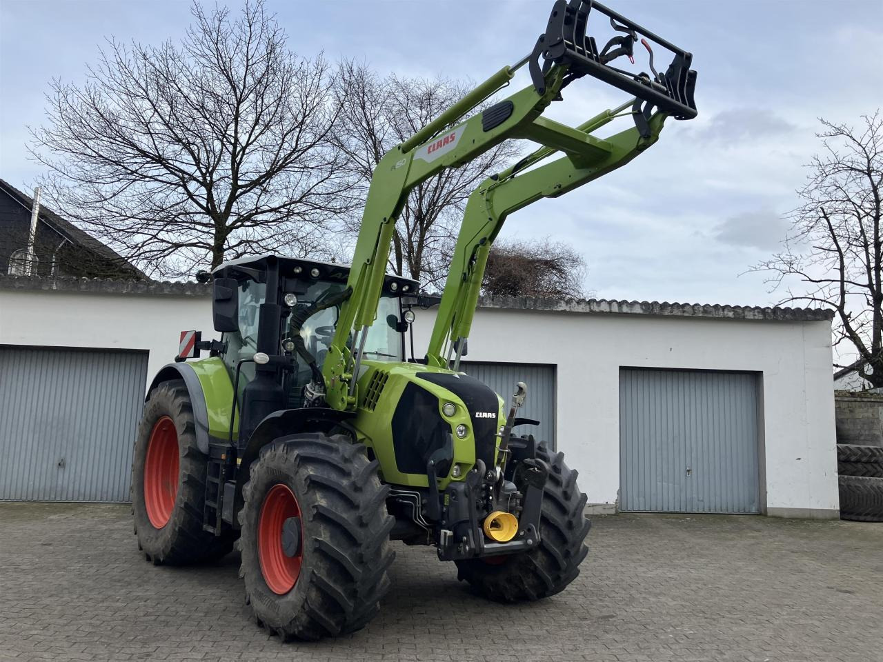 CLAAS Arion 660 C Matic - Трактор: снимка 3 CLAAS Arion 660 C Matic - Трактор: снимка 3