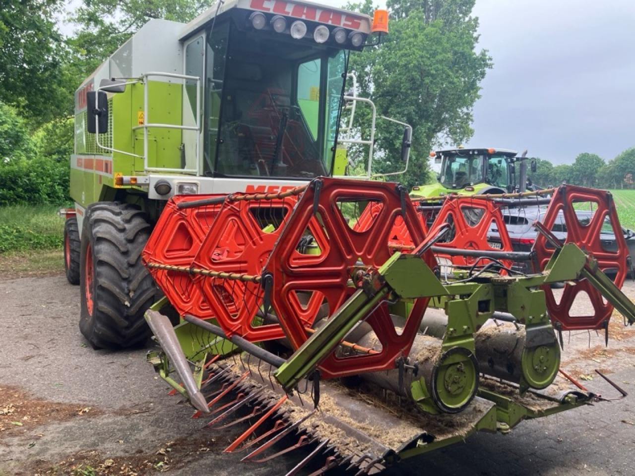 CLAAS Dominator 218 Mega - Зърнокомбайн: снимка 2 CLAAS Dominator 218 Mega - Зърнокомбайн: снимка 2