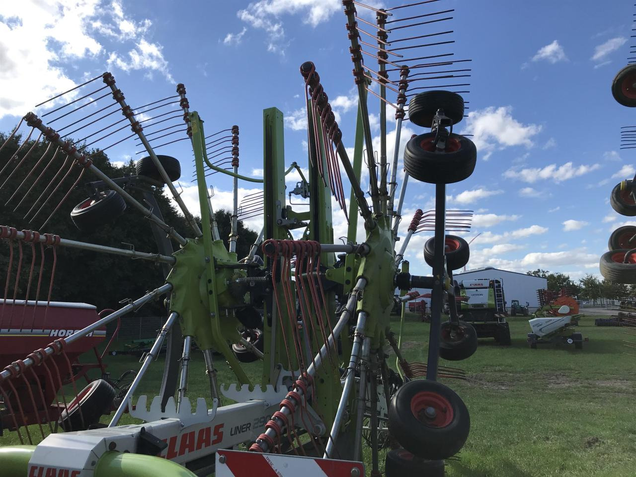 CLAAS Liner 2900 - Гребло/ Сенообръщачка: снимка 3 CLAAS Liner 2900 - Гребло/ Сенообръщачка: снимка 3