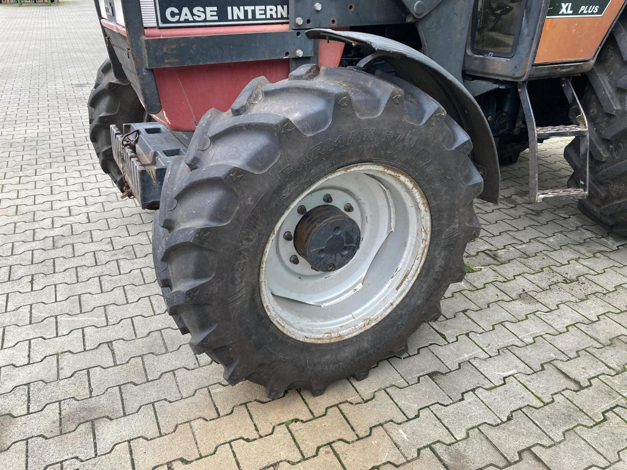 Case-IH 844 XL Plus - Трактор: снимка 2 Case-IH 844 XL Plus - Трактор: снимка 2