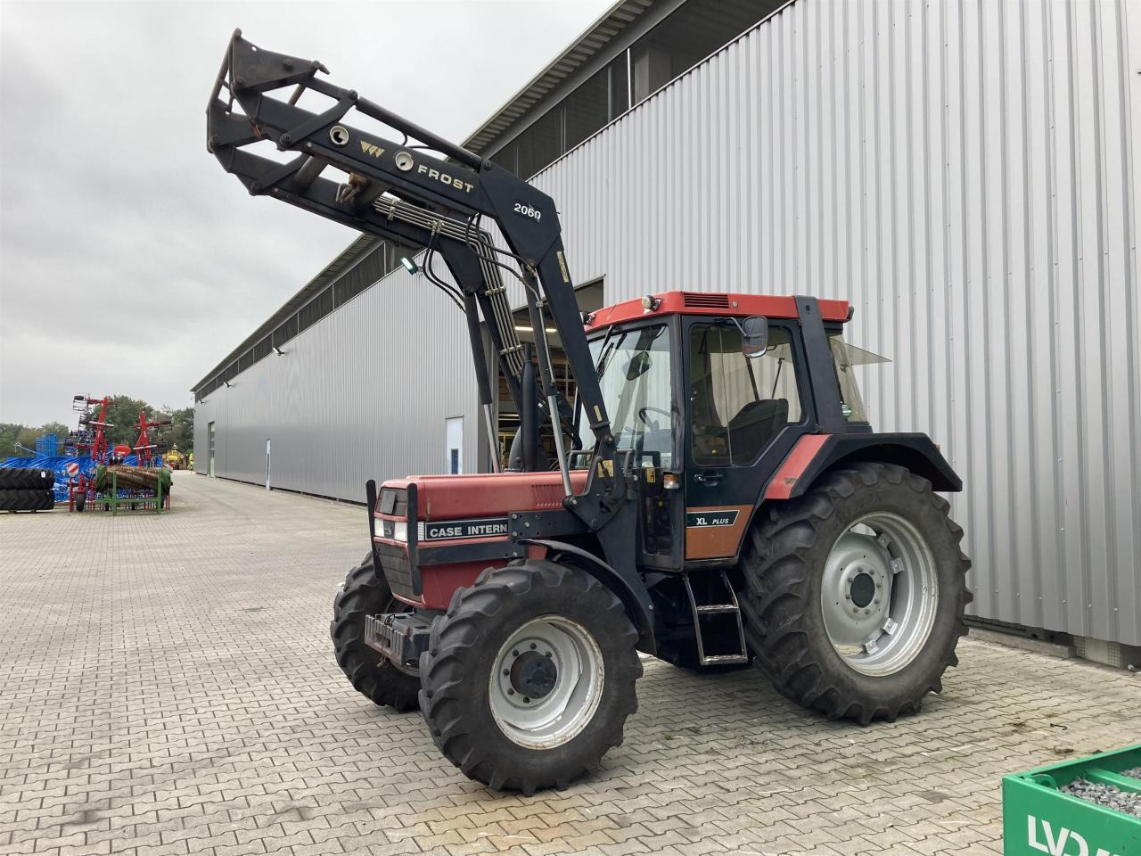 Case-IH 844 XL Plus - Трактор: снимка 1 Case-IH 844 XL Plus - Трактор: снимка 1