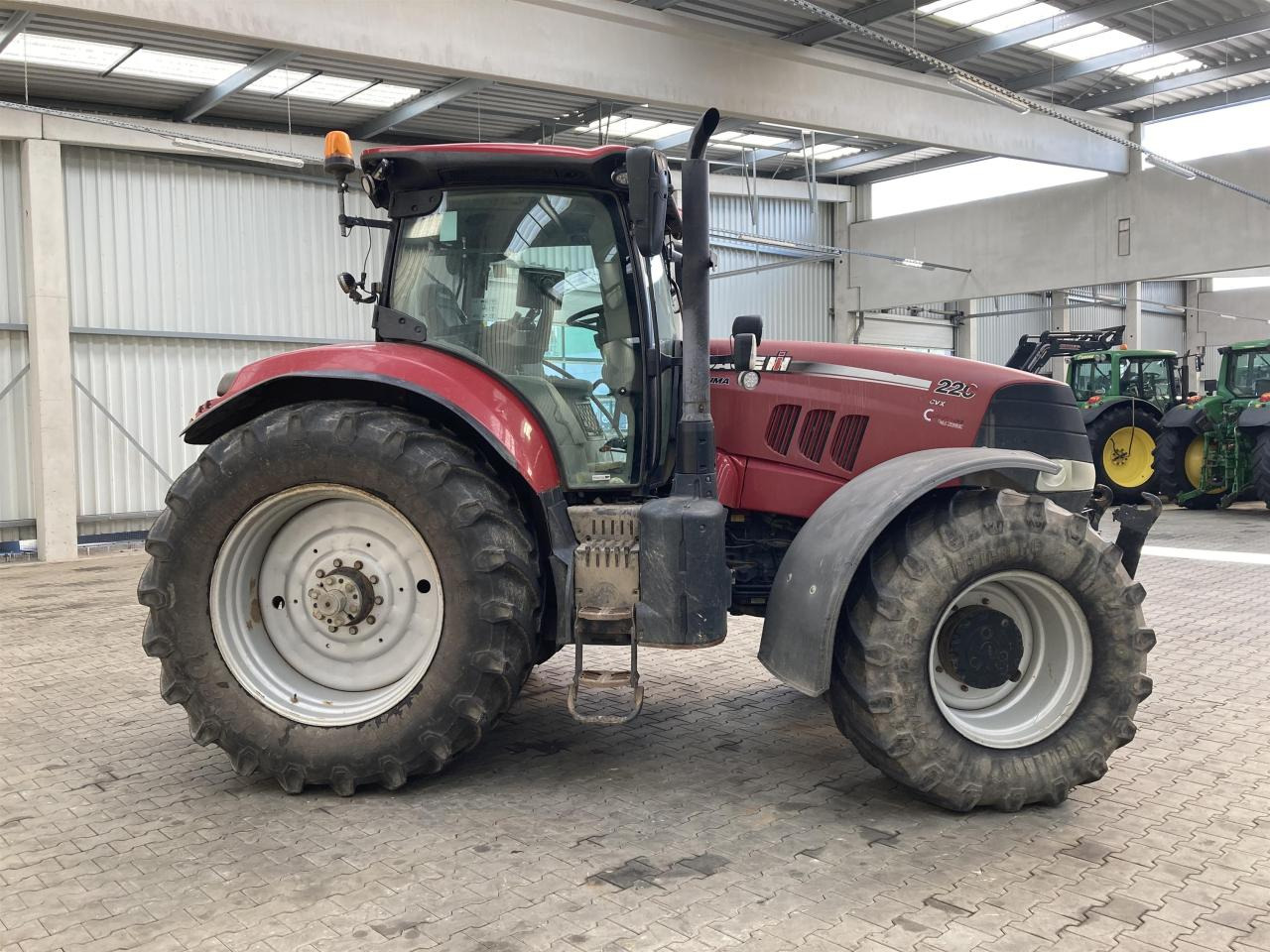 Case-IH Puma CVX 220 - Трактор: снимка 4 Case-IH Puma CVX 220 - Трактор: снимка 4