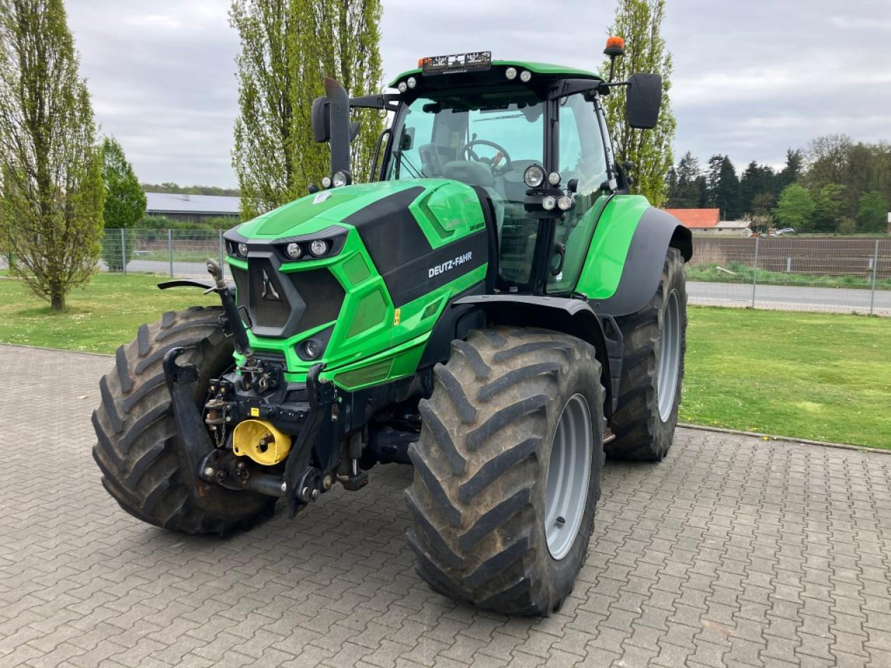 Трактор Deutz-Fahr 6215 TTV: снимка 6 Трактор Deutz-Fahr 6215 TTV: снимка 6