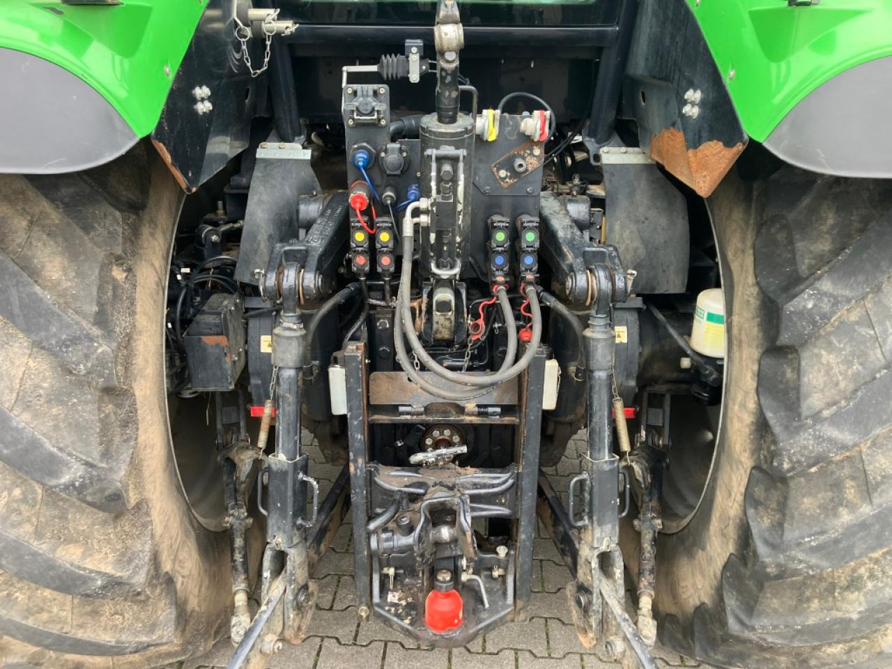Трактор Deutz-Fahr 6215 TTV: снимка 9 Трактор Deutz-Fahr 6215 TTV: снимка 9
