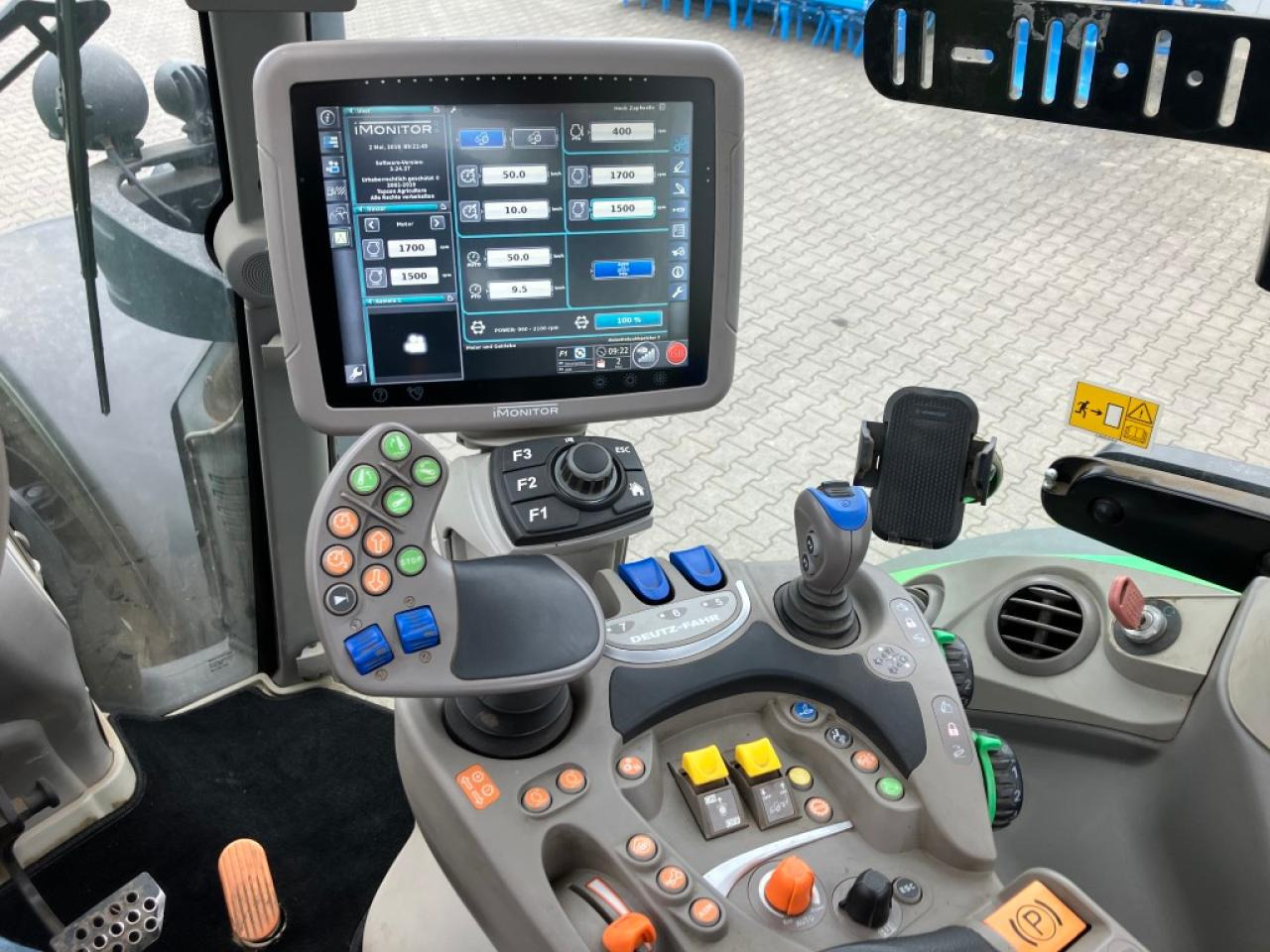 Трактор Deutz-Fahr 6215 TTV: снимка 15 Трактор Deutz-Fahr 6215 TTV: снимка 15