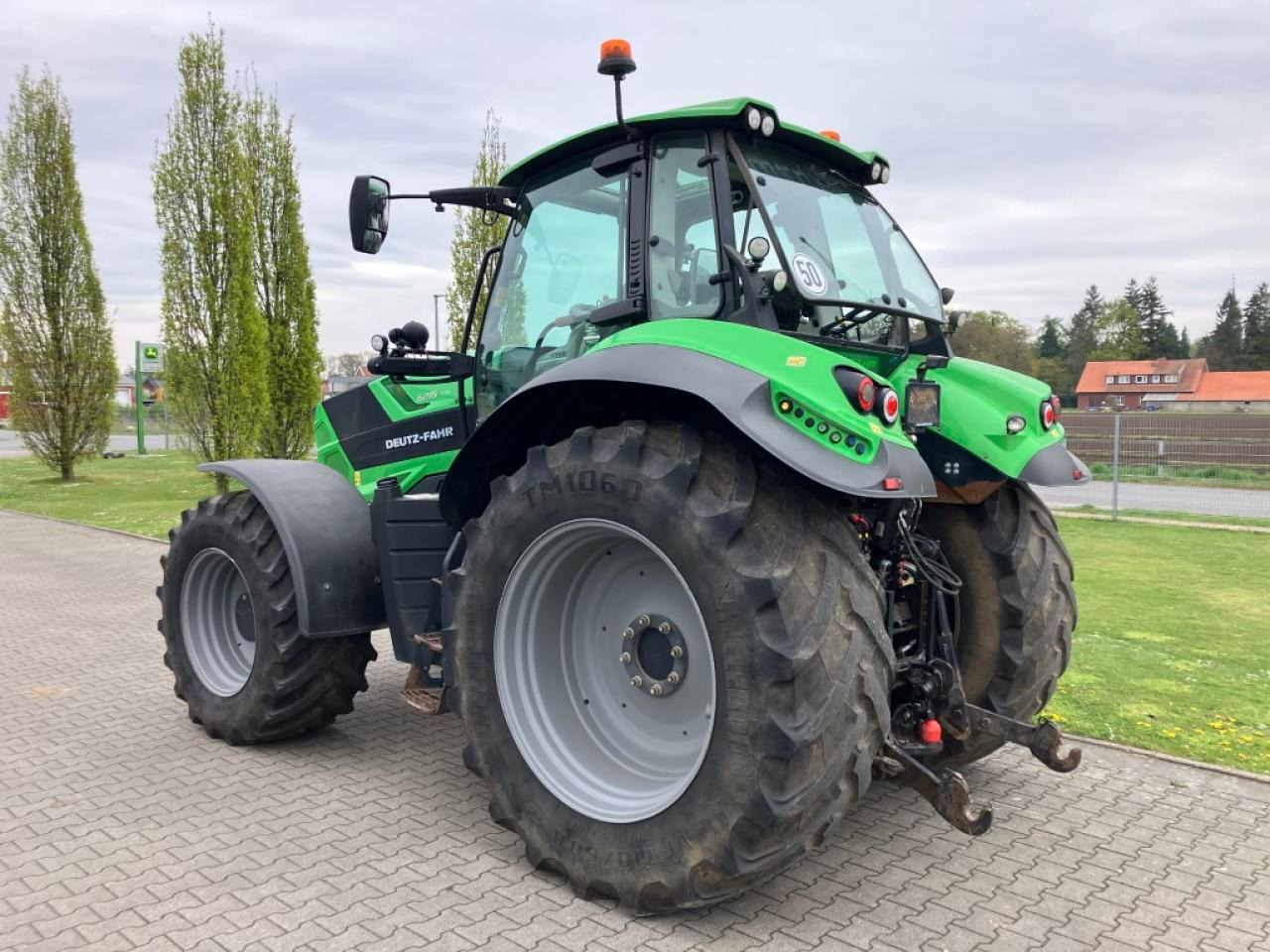 Трактор Deutz-Fahr 6215 TTV: снимка 10 Трактор Deutz-Fahr 6215 TTV: снимка 10