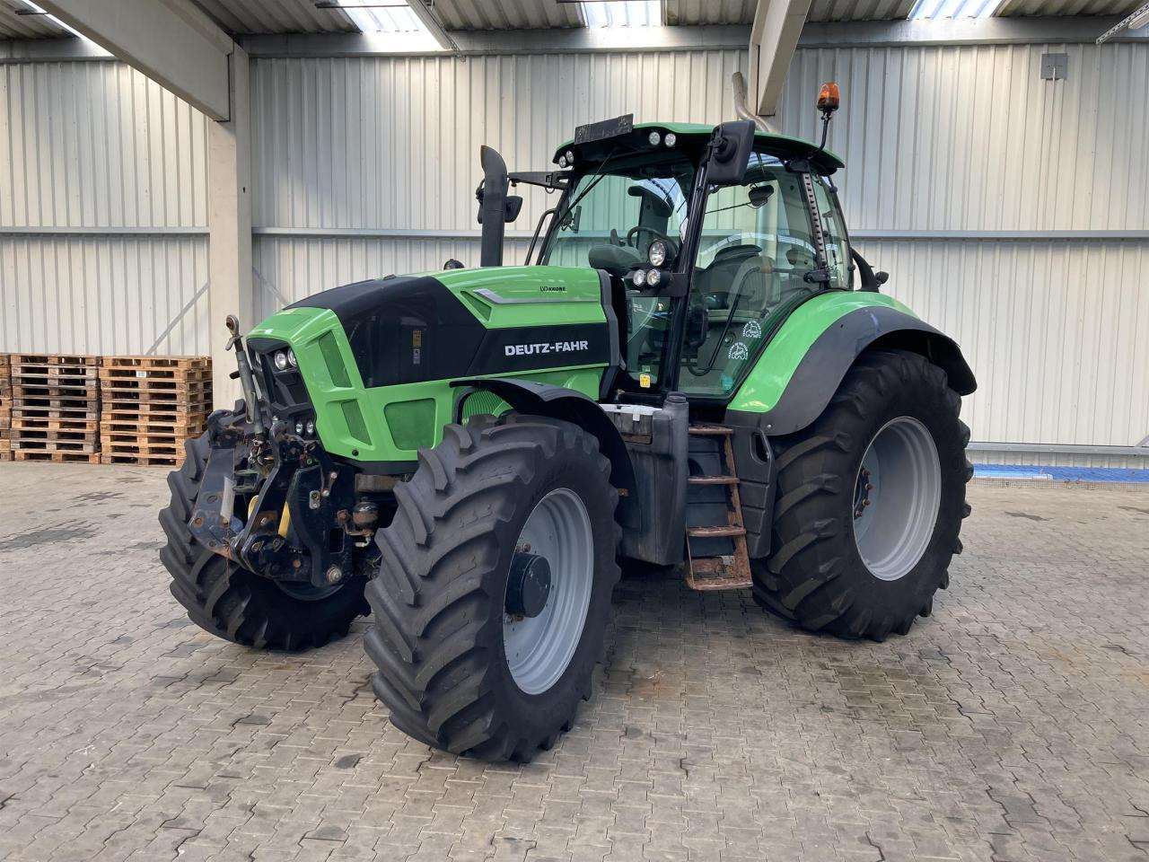 Deutz-Fahr 7250 TTV - Трактор: снимка 1 Deutz-Fahr 7250 TTV - Трактор: снимка 1