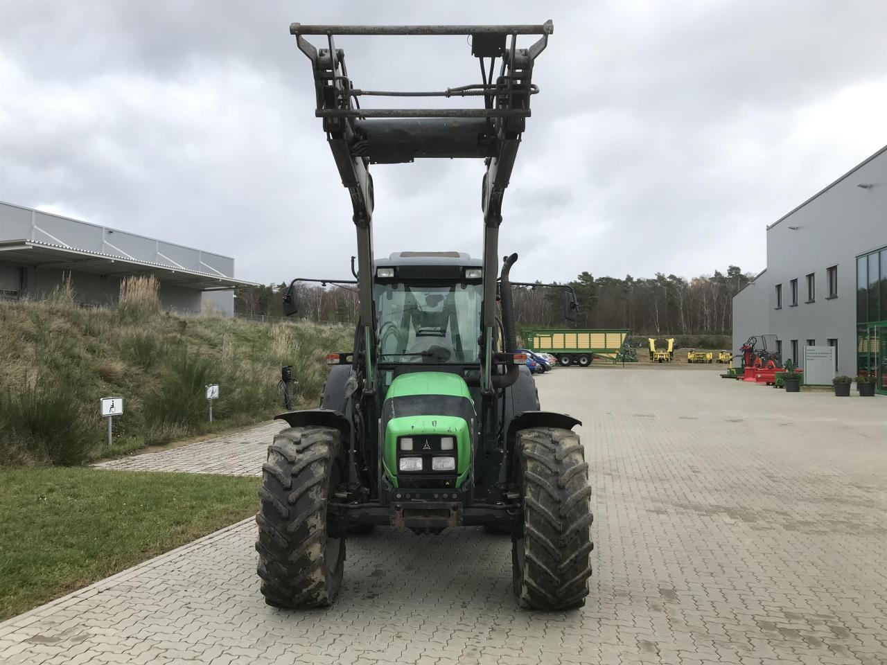 Deutz-Fahr Agrofarm 420 - Трактор: снимка 3 Deutz-Fahr Agrofarm 420 - Трактор: снимка 3