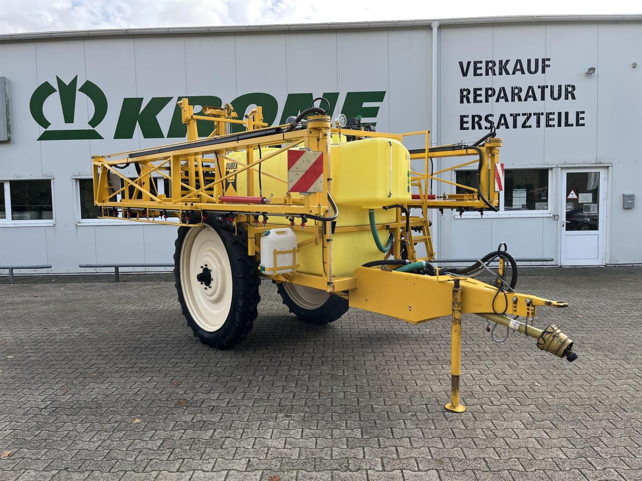 Dubex TYNDOR 2300 ltr. - Прикачна пръскачка: снимка 1 Dubex TYNDOR 2300 ltr. - Прикачна пръскачка: снимка 1