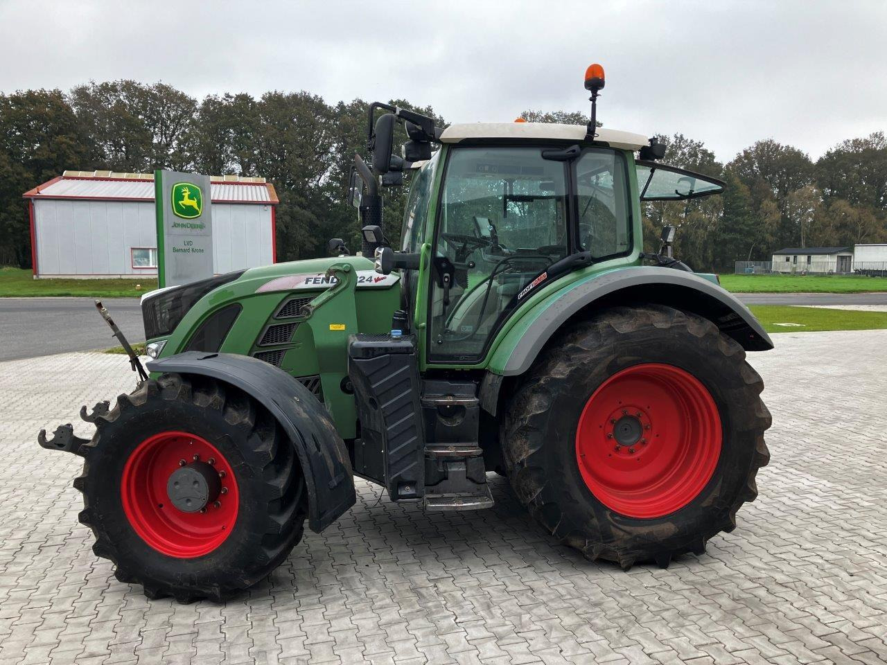 Fendt 716 Vario Profi Plus - Трактор: снимка 1 Fendt 716 Vario Profi Plus - Трактор: снимка 1