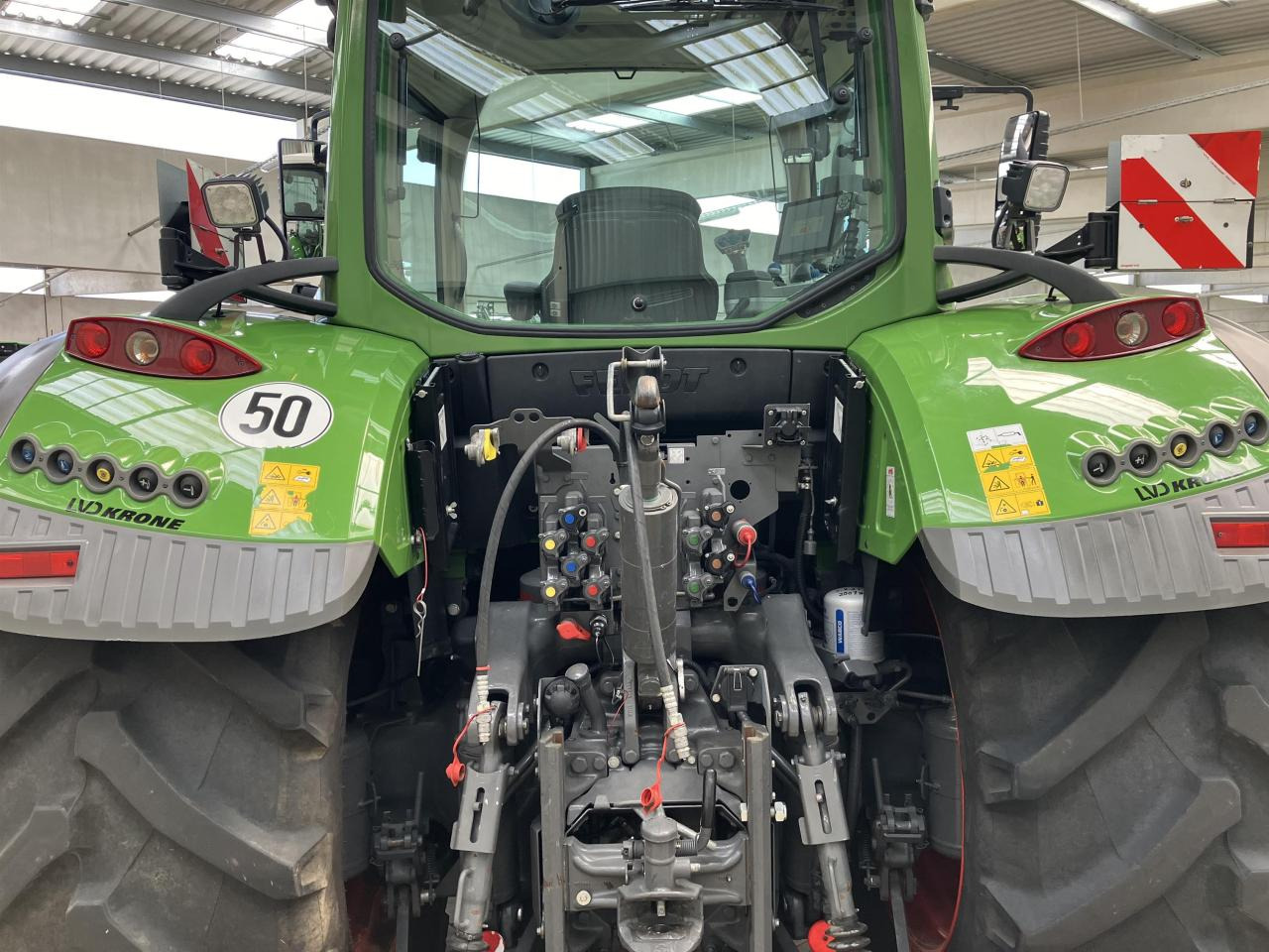 Трактор Fendt 724 Vario Profi Plus: снимка 10