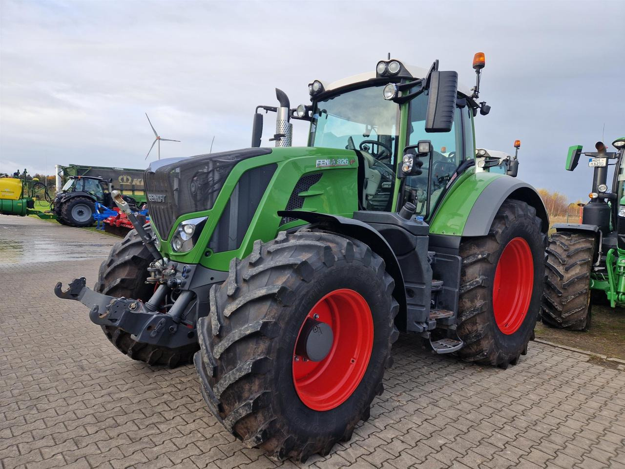 Fendt 826 Vario S4 Profi Plus - Трактор: снимка 2 Fendt 826 Vario S4 Profi Plus - Трактор: снимка 2