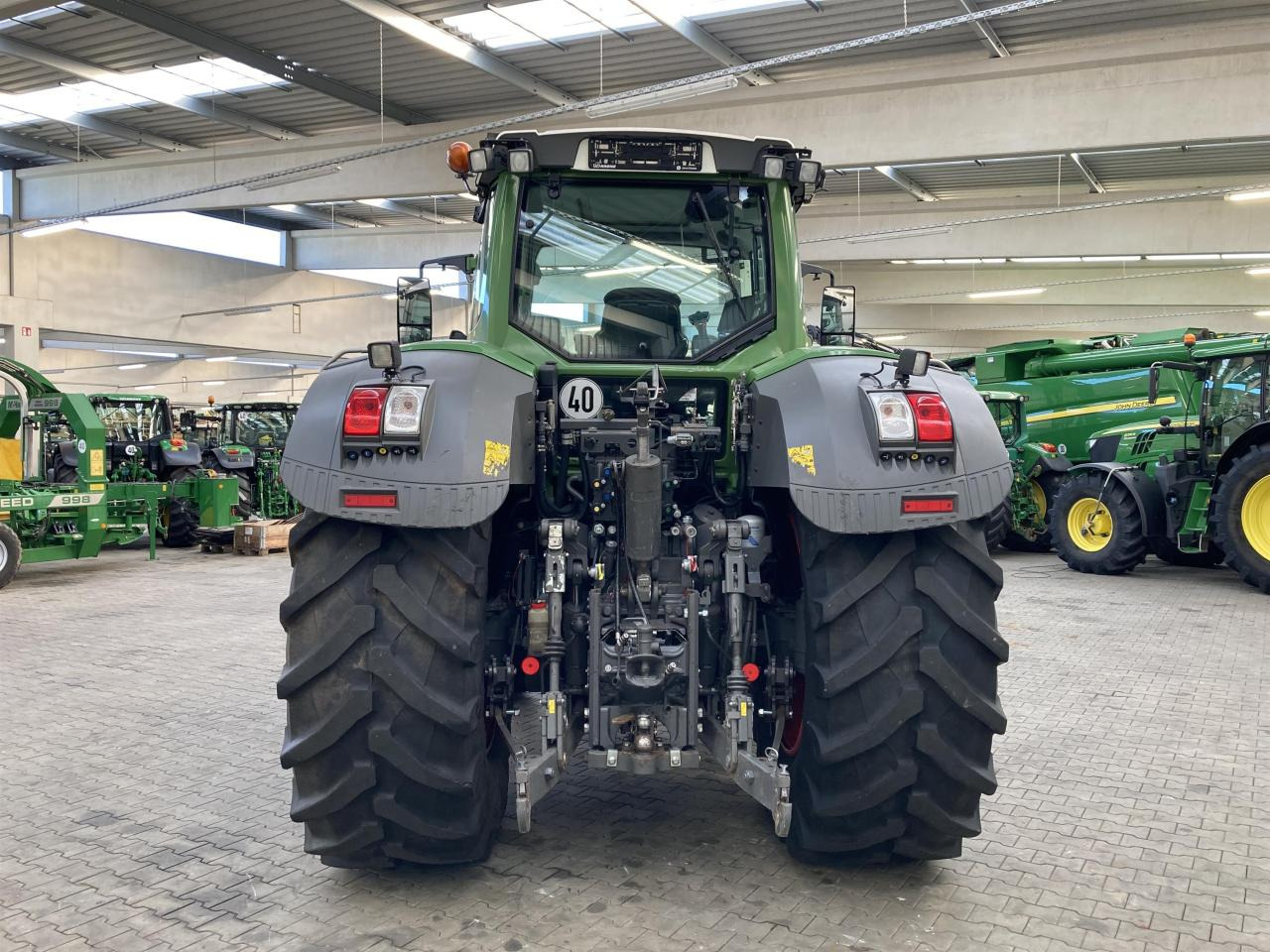 Fendt 933 Vario Profi Plus - Трактор: снимка 5 Fendt 933 Vario Profi Plus - Трактор: снимка 5