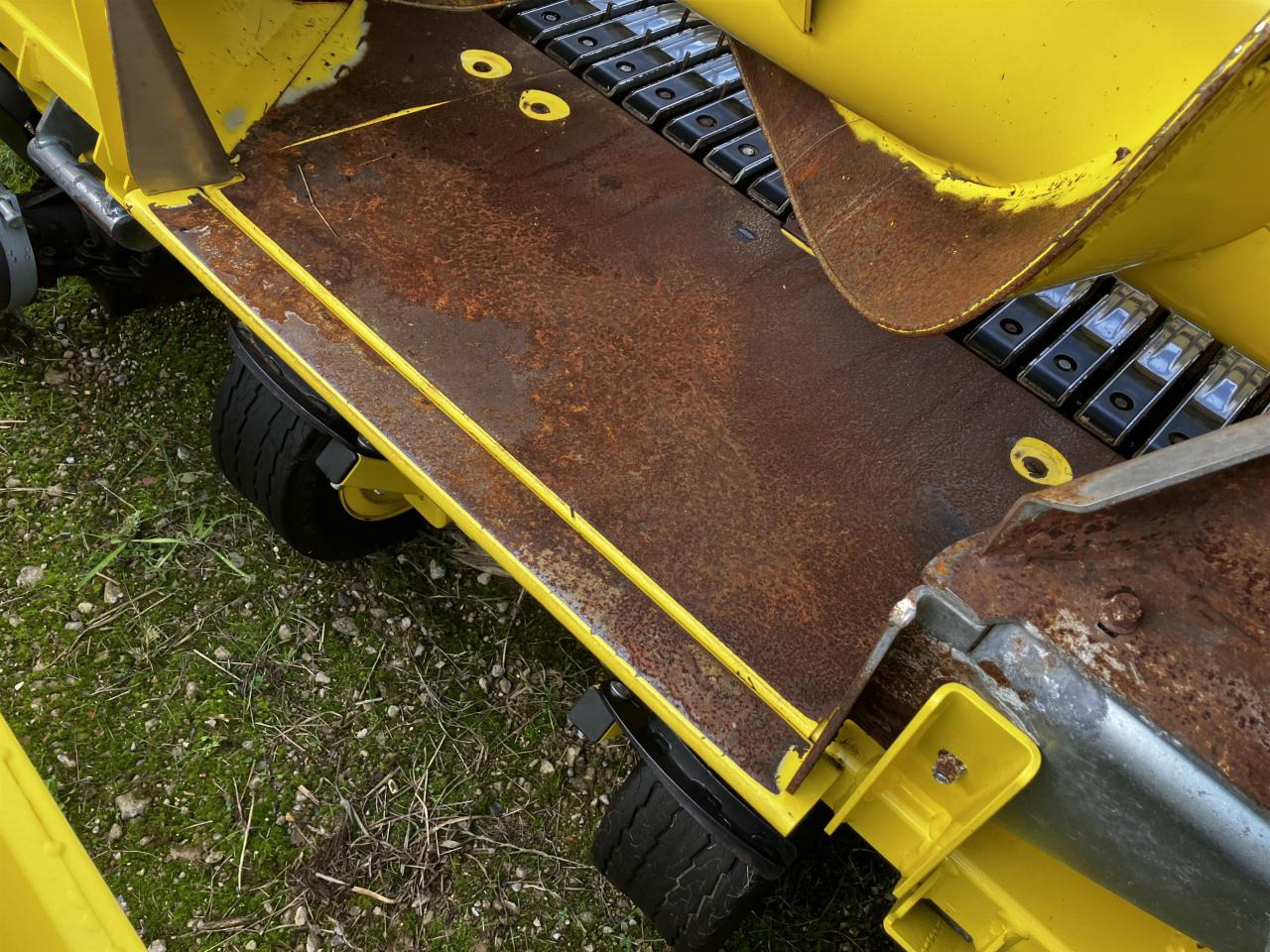 John Deere 30R - Принадлежност за силажокомбайн: снимка 4 John Deere 30R - Принадлежност за силажокомбайн: снимка 4