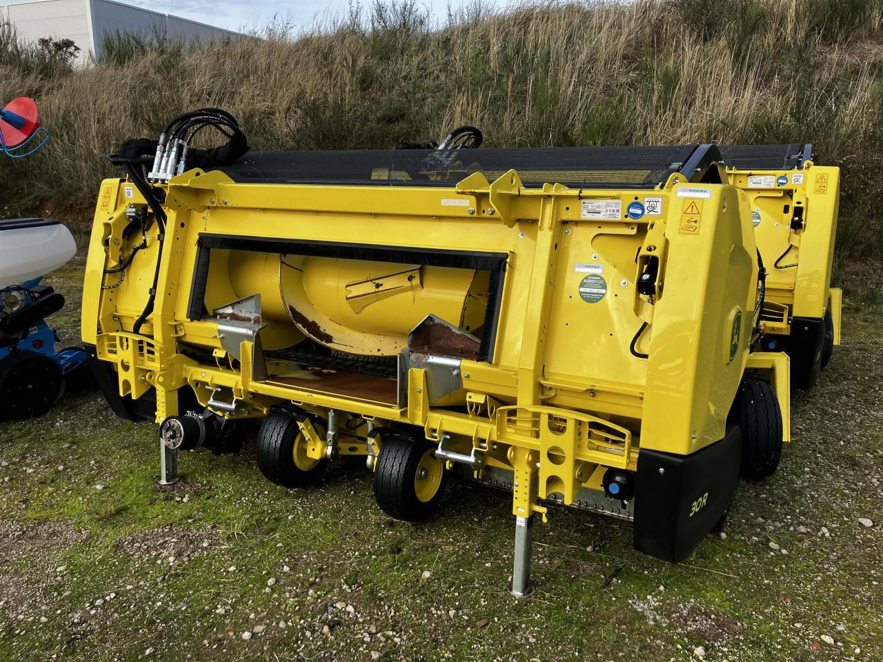 John Deere 30R - Принадлежност за силажокомбайн: снимка 1 John Deere 30R - Принадлежност за силажокомбайн: снимка 1