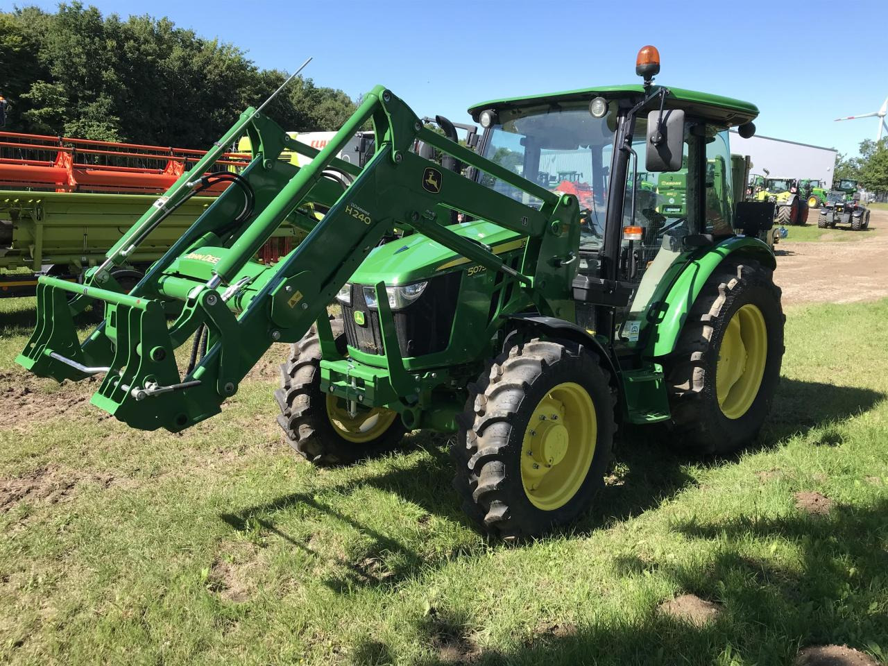 John Deere 5075E - Трактор: снимка 2 John Deere 5075E - Трактор: снимка 2