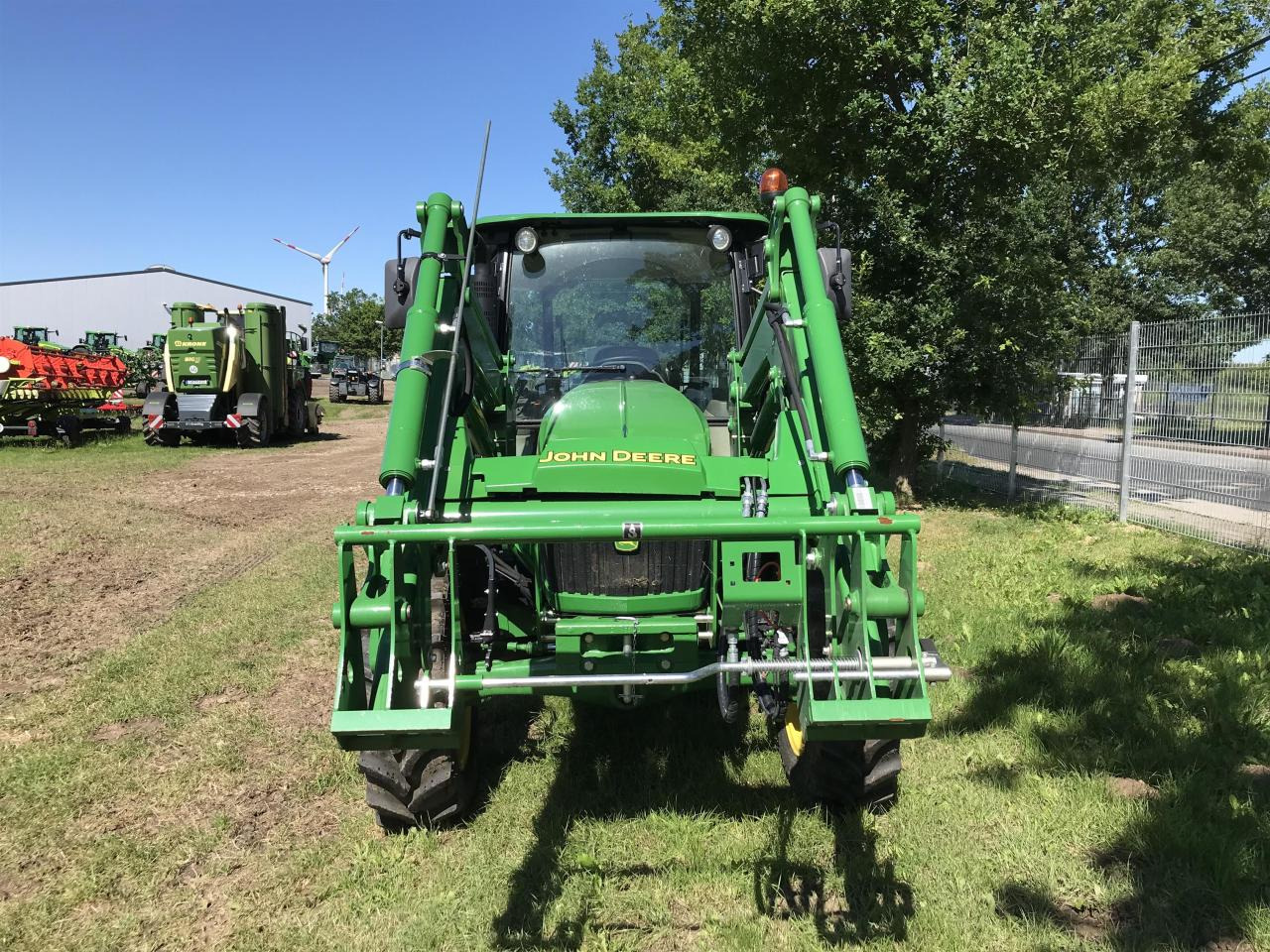 John Deere 5075E - Трактор: снимка 4 John Deere 5075E - Трактор: снимка 4