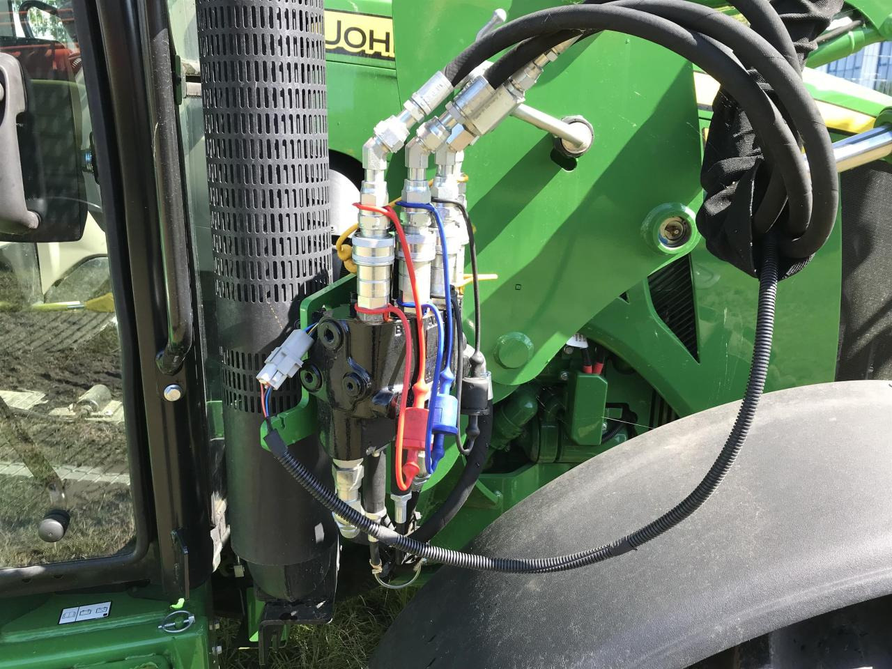 John Deere 5075E - Трактор: снимка 5 John Deere 5075E - Трактор: снимка 5