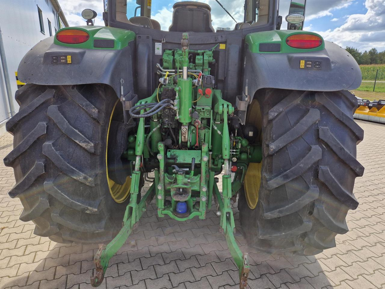 John Deere 6145R - Трактор: снимка 4 John Deere 6145R - Трактор: снимка 4