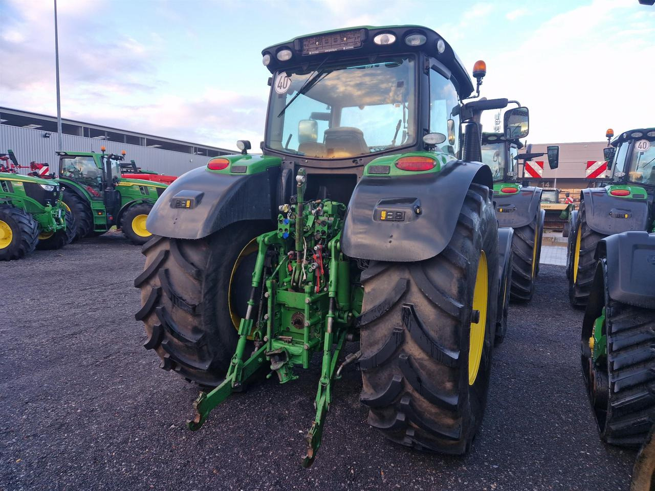 John Deere 6170R - Трактор: снимка 2 John Deere 6170R - Трактор: снимка 2