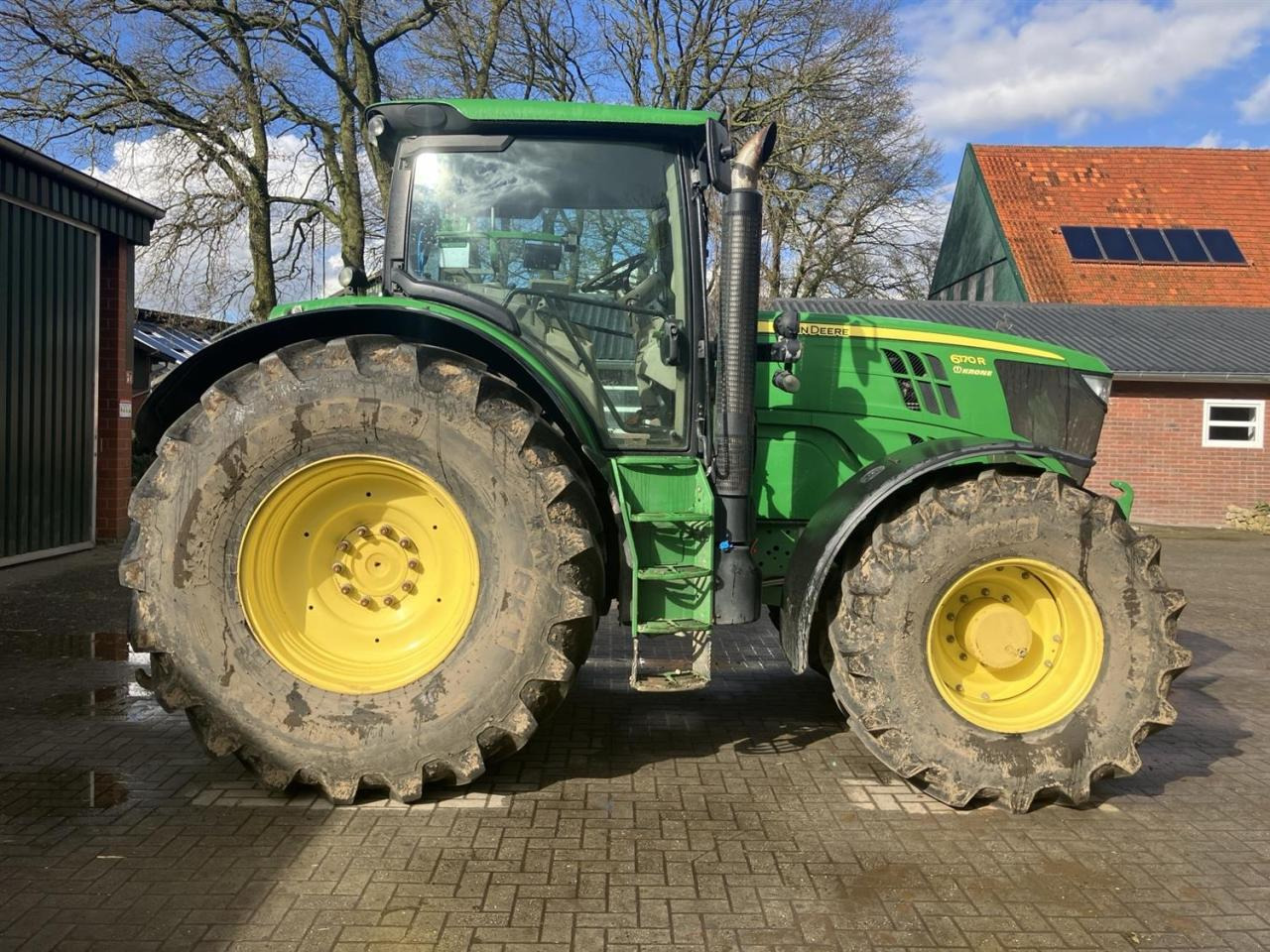 John Deere 6170R - Трактор: снимка 1 John Deere 6170R - Трактор: снимка 1