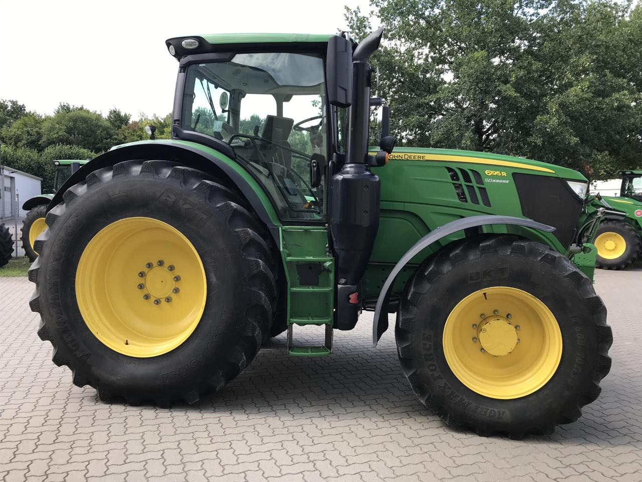 John Deere 6195R - Трактор: снимка 2 John Deere 6195R - Трактор: снимка 2