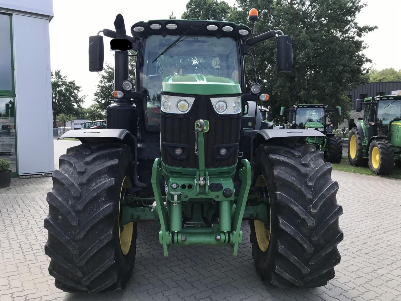 John Deere 6195R - Трактор: снимка 3 John Deere 6195R - Трактор: снимка 3