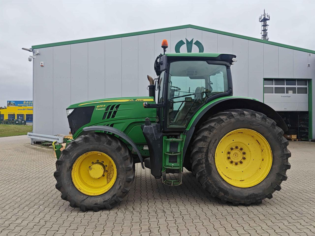 John Deere 6210R - Трактор: снимка 2 John Deere 6210R - Трактор: снимка 2