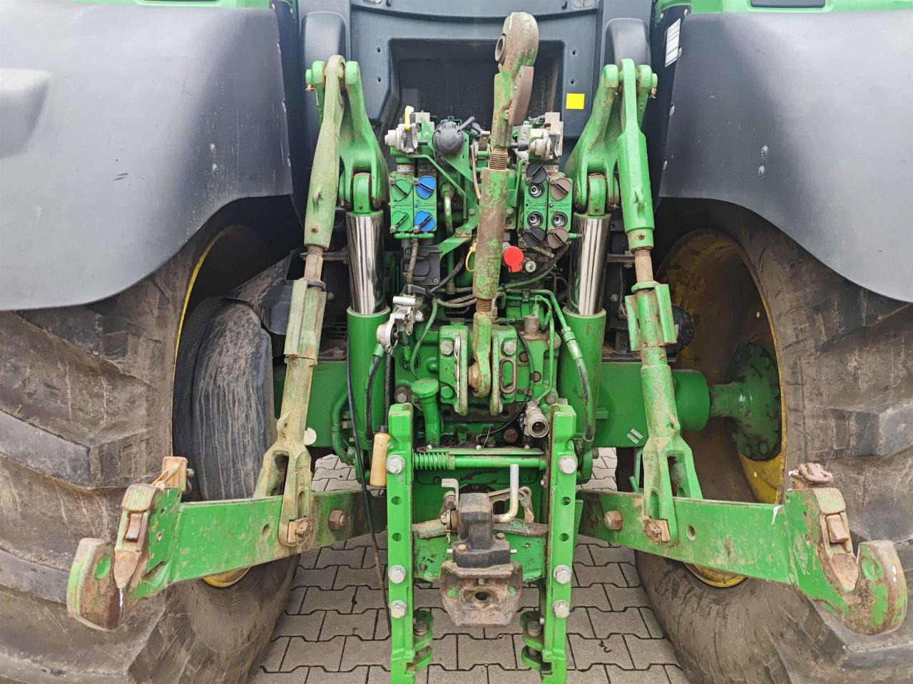 John Deere 6210R - Трактор: снимка 5 John Deere 6210R - Трактор: снимка 5