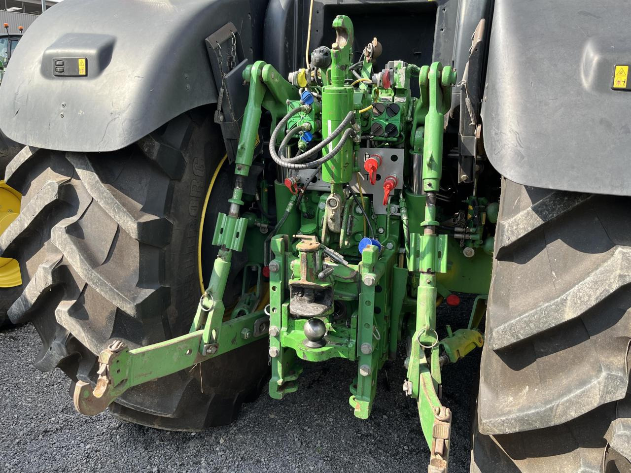 John Deere 6210R - Трактор: снимка 4 John Deere 6210R - Трактор: снимка 4