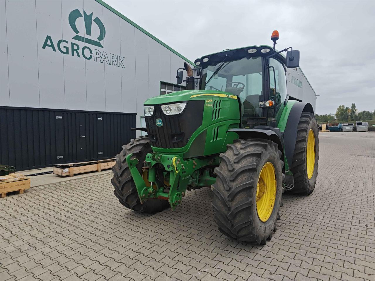 John Deere 6210R - Трактор: снимка 1 John Deere 6210R - Трактор: снимка 1