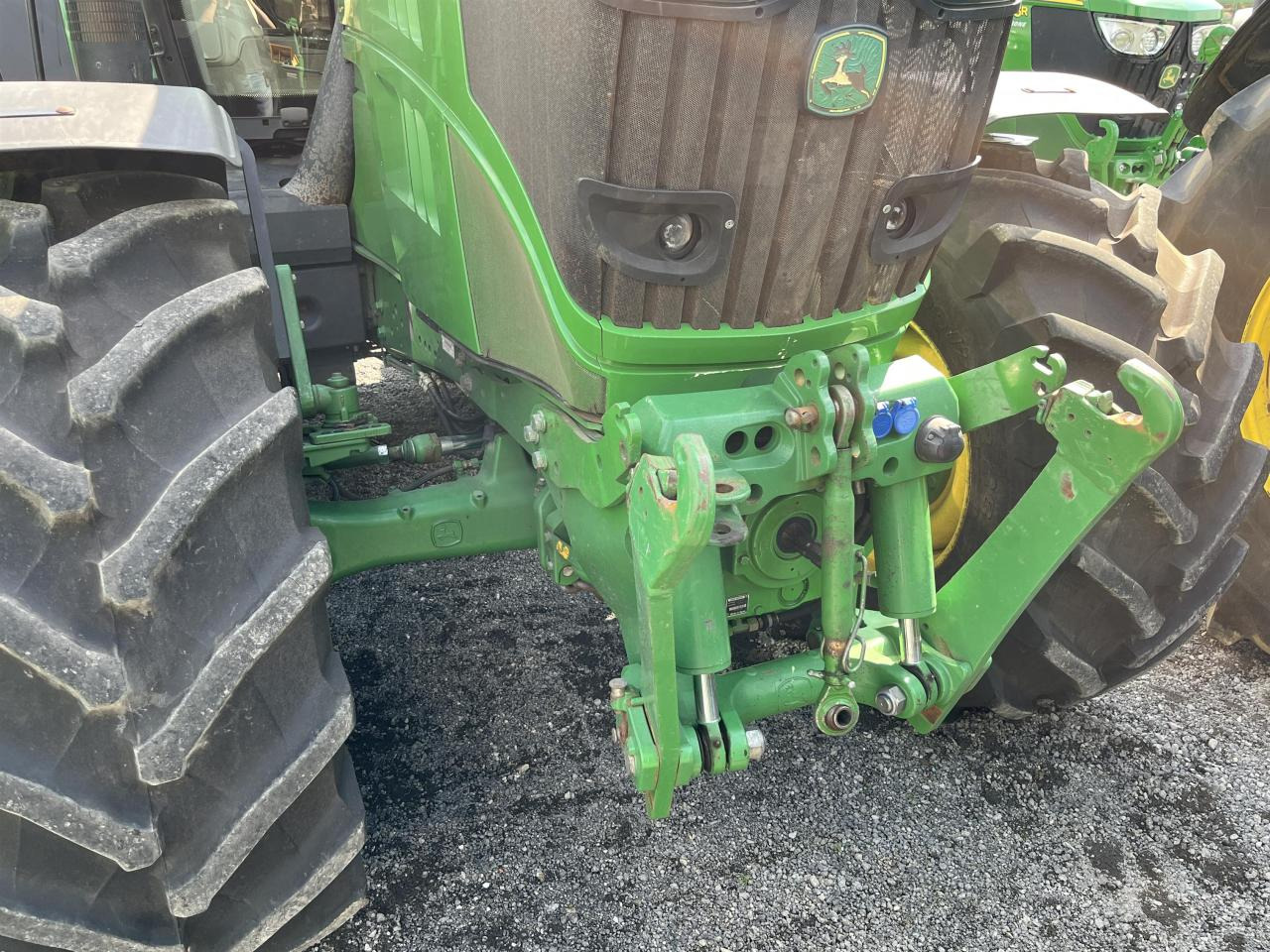 John Deere 6210R - Трактор: снимка 2 John Deere 6210R - Трактор: снимка 2