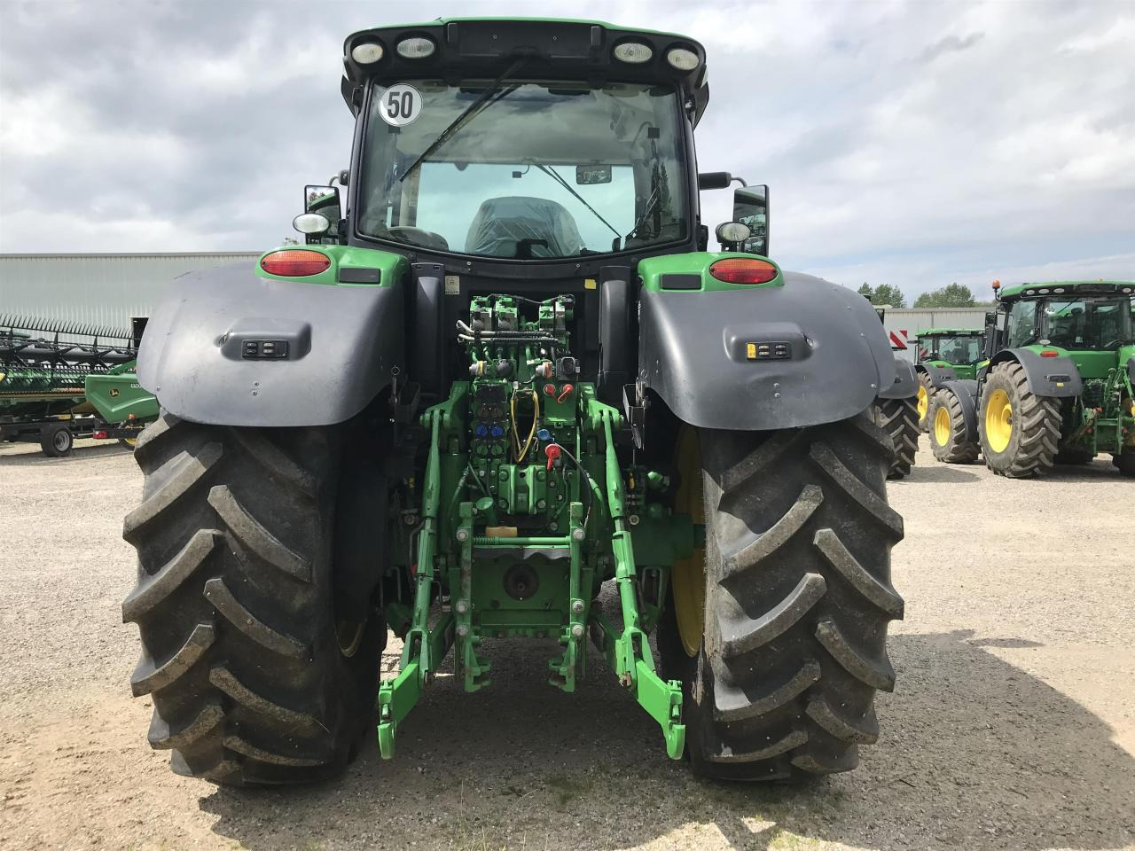John Deere 6215R - Трактор: снимка 5 John Deere 6215R - Трактор: снимка 5