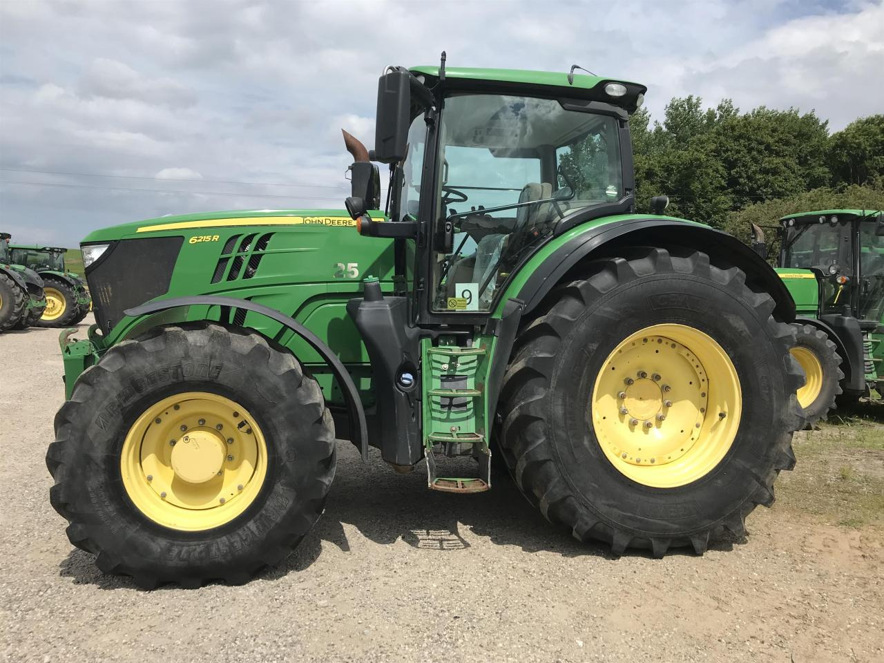 John Deere 6215R - Трактор: снимка 1 John Deere 6215R - Трактор: снимка 1