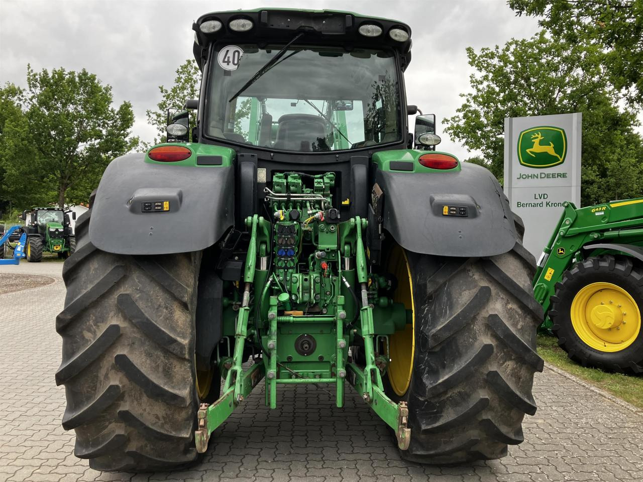 John Deere 6215R - Трактор: снимка 5 John Deere 6215R - Трактор: снимка 5