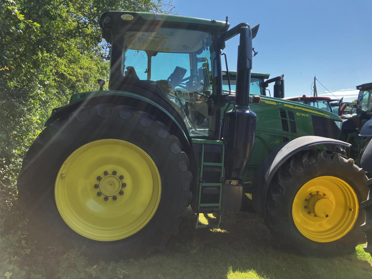 John Deere 6230R - Трактор: снимка 2 John Deere 6230R - Трактор: снимка 2
