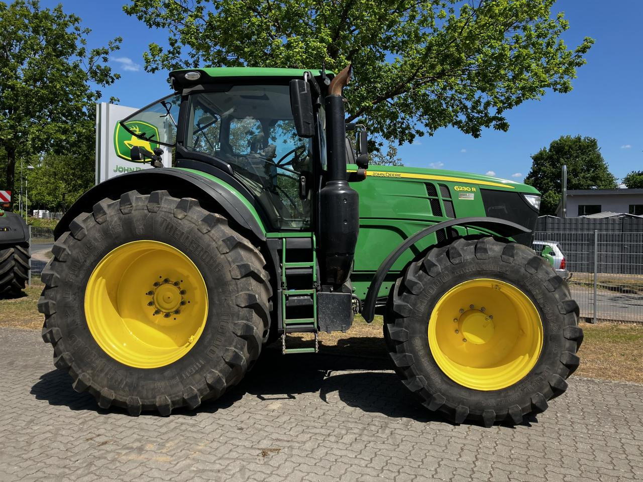 John Deere 6230R - Трактор: снимка 2 John Deere 6230R - Трактор: снимка 2