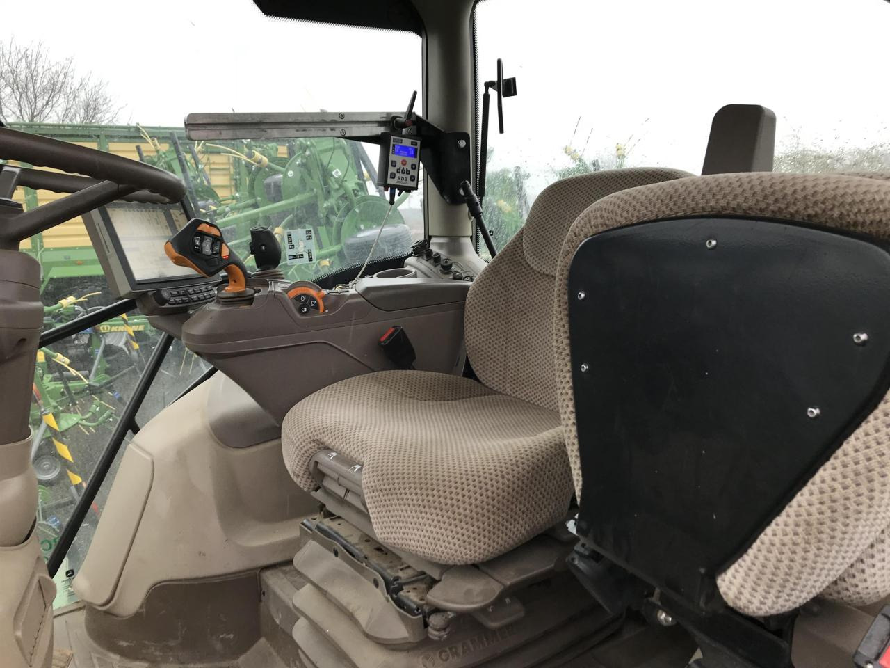 John Deere 6250R - Трактор: снимка 5 John Deere 6250R - Трактор: снимка 5