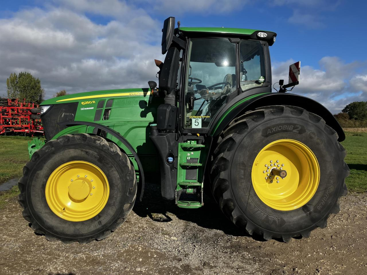 John Deere 6250R - Трактор: снимка 2 John Deere 6250R - Трактор: снимка 2