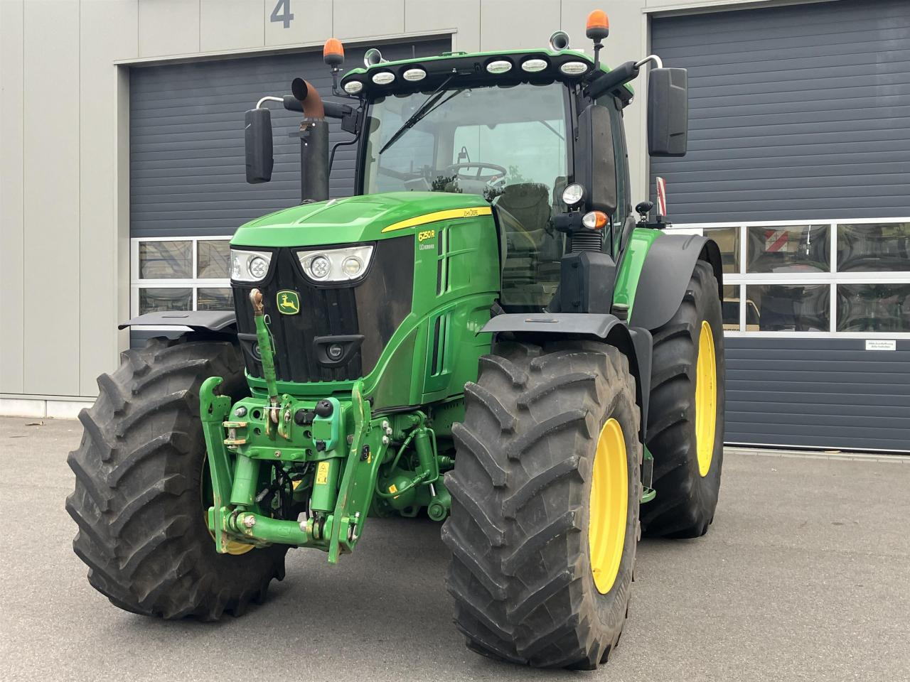 John Deere 6250R - Трактор: снимка 2 John Deere 6250R - Трактор: снимка 2